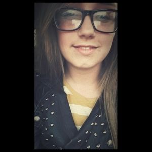 Meet your Posher, Lynette